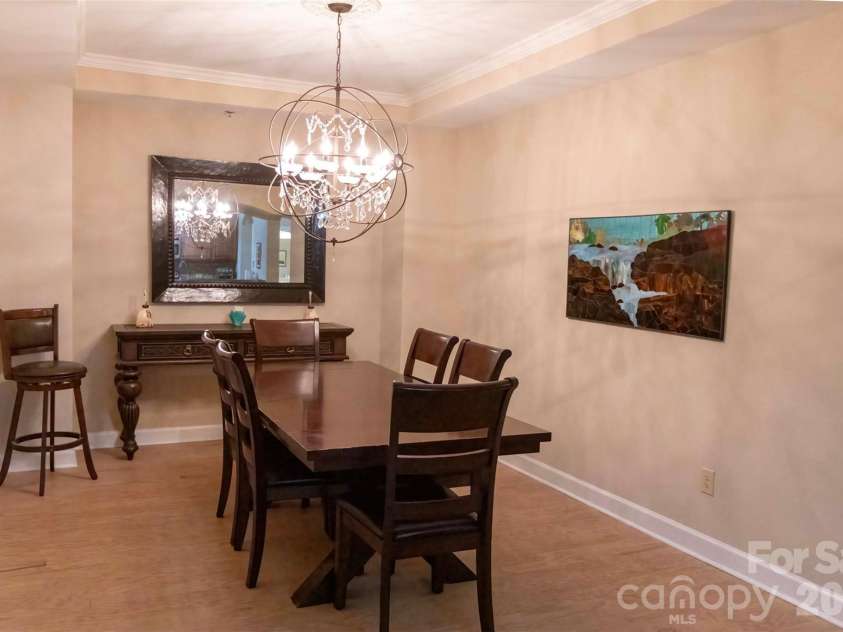 40 Hyannis Drive, Asheville, NC 28804.  MLS# CAR4399702, YatesRealty ID 37461. 