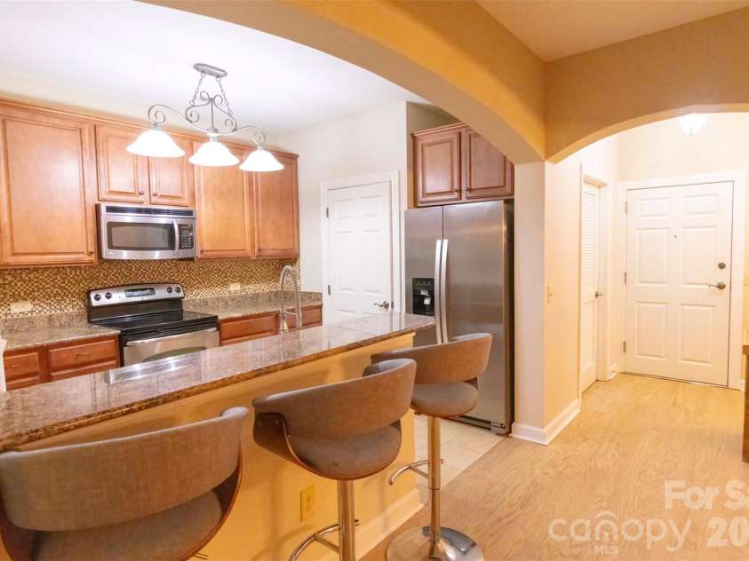 40 Hyannis Drive, Asheville, NC 28804.  MLS# CAR4399702, YatesRealty ID 37461. 