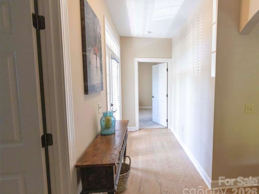 40 Hyannis Drive, Asheville, NC 28804.  MLS# CAR4399702, YatesRealty ID 37461. 