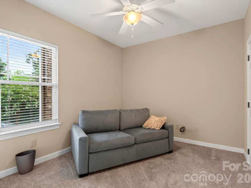 40 Hyannis Drive, Asheville, NC 28804.  MLS# CAR4399702, YatesRealty ID 37461. 