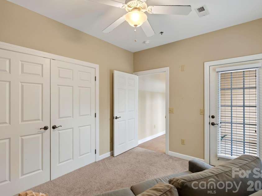 40 Hyannis Drive, Asheville, NC 28804.  MLS# CAR4399702, YatesRealty ID 37461. 