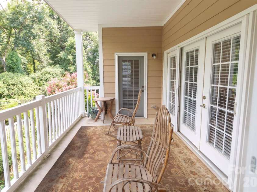 40 Hyannis Drive, Asheville, NC 28804.  MLS# CAR4399702, YatesRealty ID 37461. Main Balcony