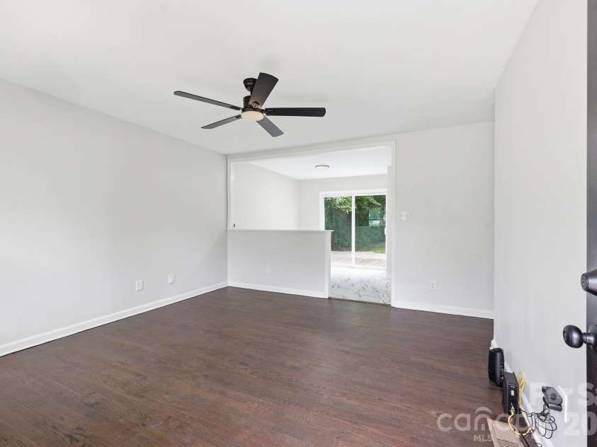 9430 Trinity Road, Charlotte, NC 28216.  MLS# CAR4402794, YatesRealty ID 37463. 