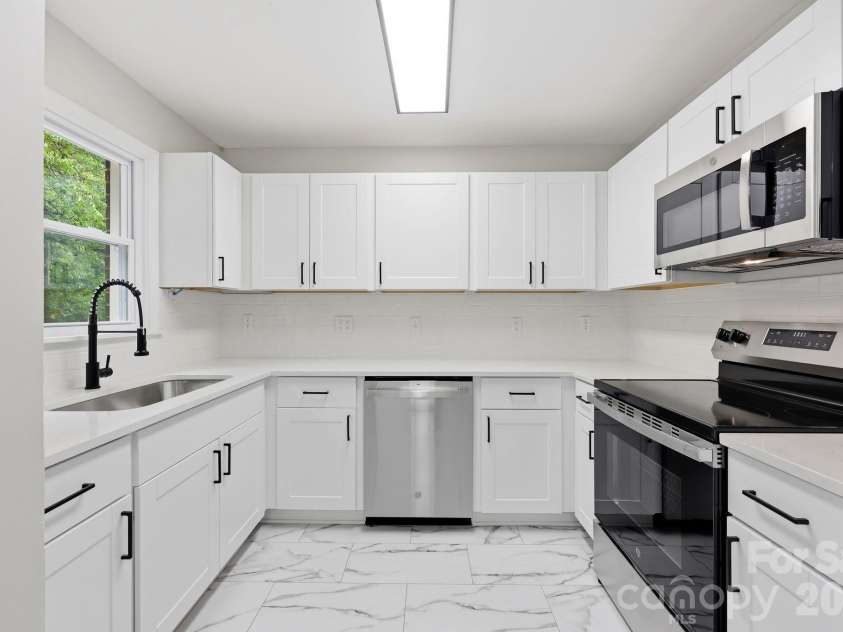 9430 Trinity Road, Charlotte, NC 28216.  MLS# CAR4402794, YatesRealty ID 37463. 