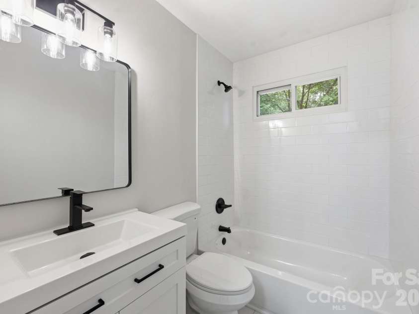 9430 Trinity Road, Charlotte, NC 28216.  MLS# CAR4402794, YatesRealty ID 37463. 