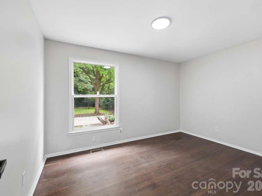 9430 Trinity Road, Charlotte, NC 28216.  MLS# CAR4402794, YatesRealty ID 37463. 