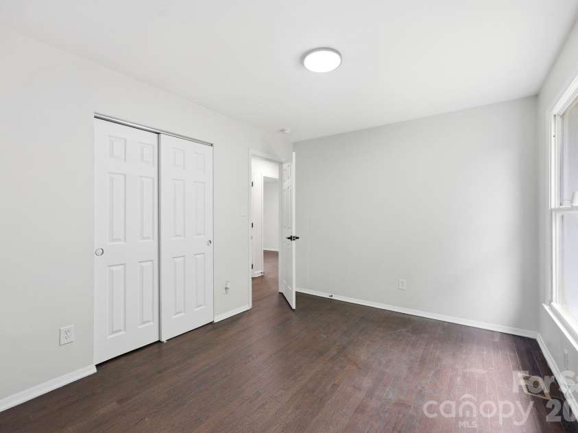 9430 Trinity Road, Charlotte, NC 28216.  MLS# CAR4402794, YatesRealty ID 37463. 