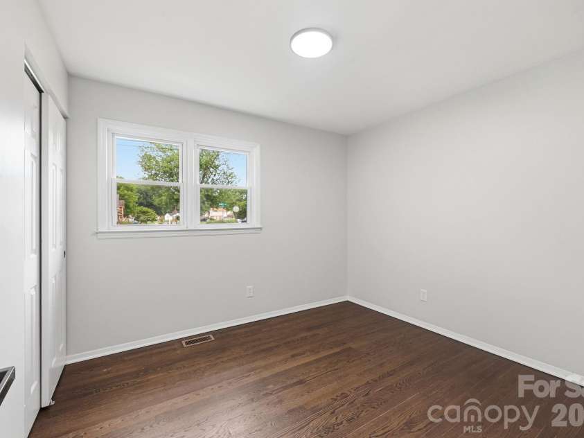 9430 Trinity Road, Charlotte, NC 28216.  MLS# CAR4402794, YatesRealty ID 37463. 