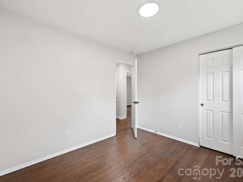 9430 Trinity Road, Charlotte, NC 28216.  MLS# CAR4402794, YatesRealty ID 37463. 
