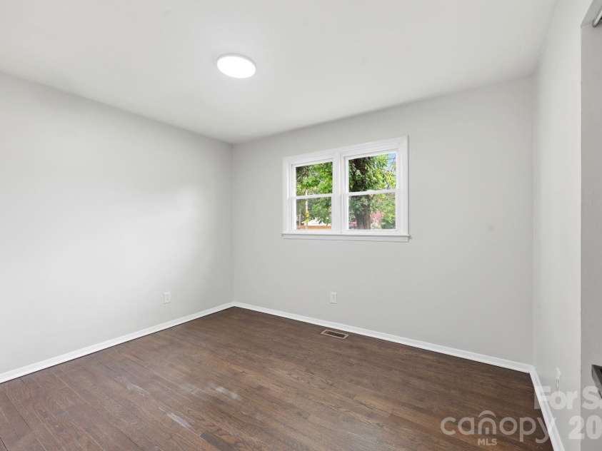 9430 Trinity Road, Charlotte, NC 28216.  MLS# CAR4402794, YatesRealty ID 37463. 
