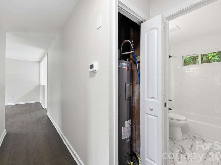 9430 Trinity Road, Charlotte, NC 28216.  MLS# CAR4402794, YatesRealty ID 37463. 