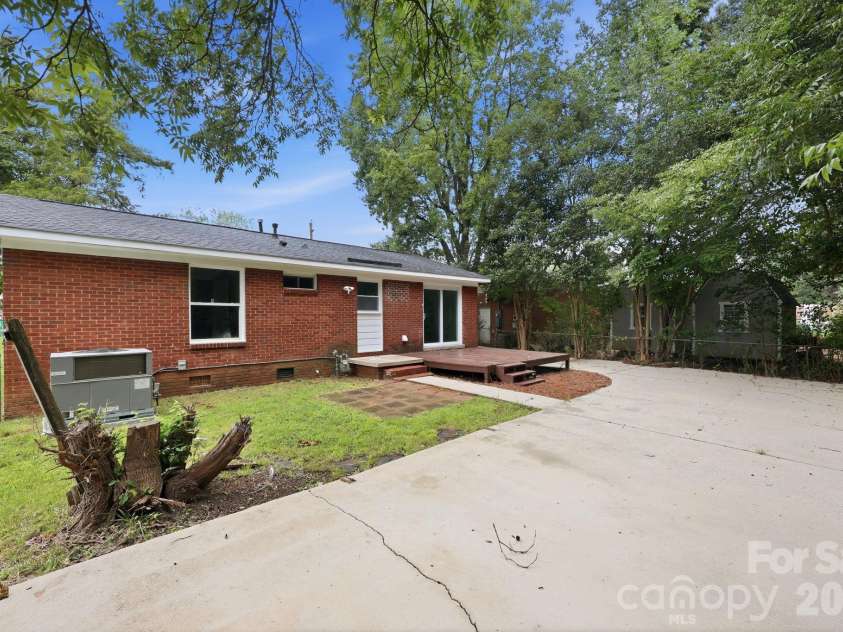 9430 Trinity Road, Charlotte, NC 28216.  MLS# CAR4402794, YatesRealty ID 37463. 