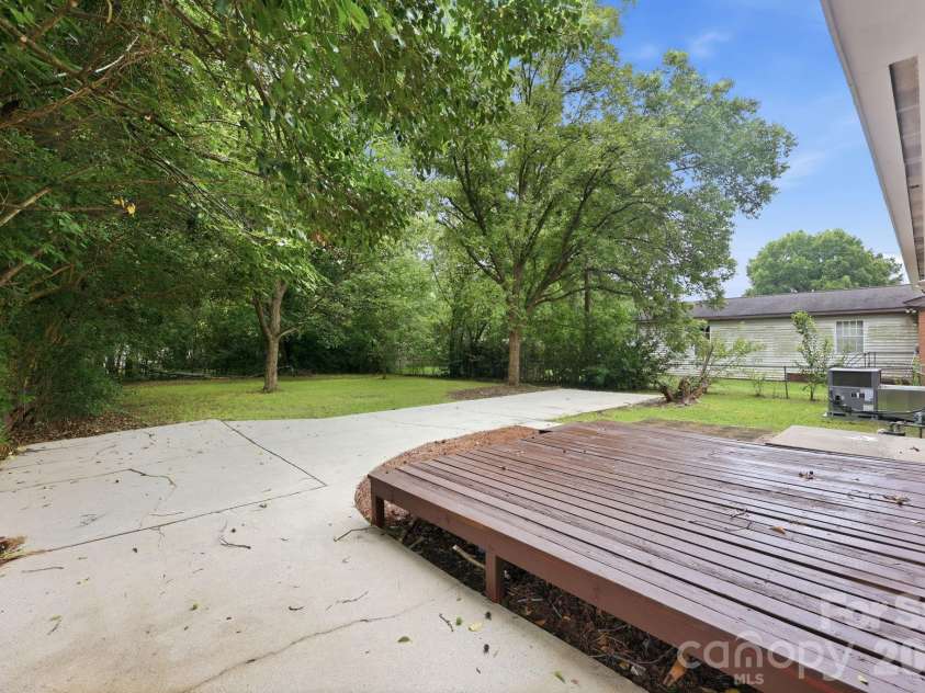9430 Trinity Road, Charlotte, NC 28216.  MLS# CAR4402794, YatesRealty ID 37463. 