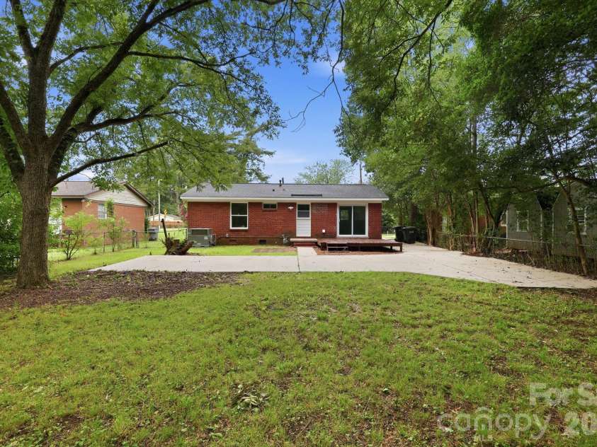 9430 Trinity Road, Charlotte, NC 28216.  MLS# CAR4402794, YatesRealty ID 37463. 