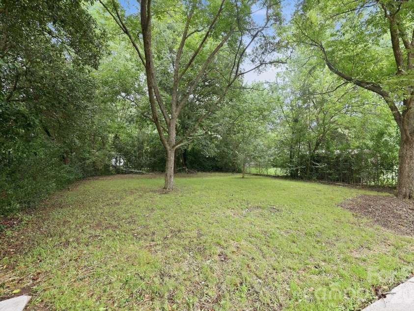 9430 Trinity Road, Charlotte, NC 28216.  MLS# CAR4402794, YatesRealty ID 37463. 