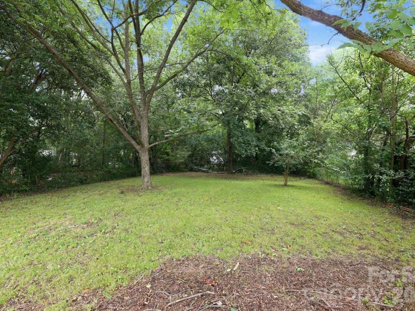 9430 Trinity Road, Charlotte, NC 28216.  MLS# CAR4402794, YatesRealty ID 37463. 