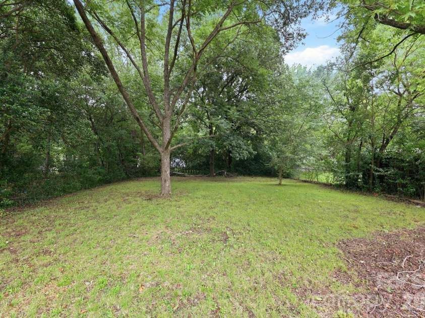 9430 Trinity Road, Charlotte, NC 28216.  MLS# CAR4402794, YatesRealty ID 37463. 