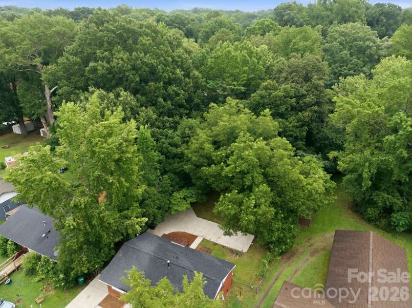 9430 Trinity Road, Charlotte, NC 28216.  MLS# CAR4402794, YatesRealty ID 37463. 