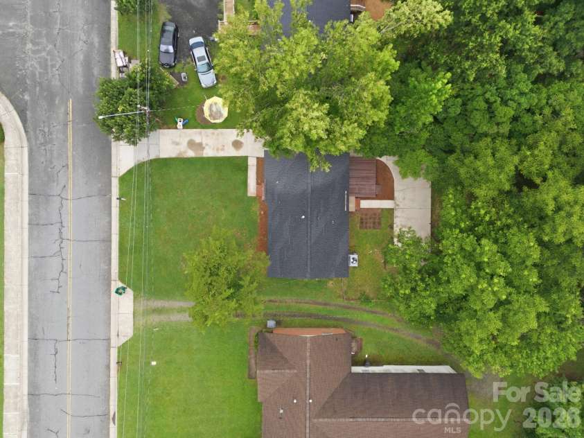 9430 Trinity Road, Charlotte, NC 28216.  MLS# CAR4402794, YatesRealty ID 37463. 