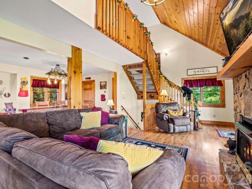 160 Bridle Drive, Maggie Valley, NC 28751.  MLS# CAR4404960, YatesRealty ID 37464. 