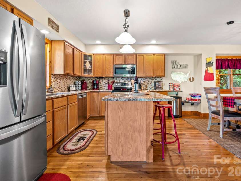 160 Bridle Drive, Maggie Valley, NC 28751.  MLS# CAR4404960, YatesRealty ID 37464. 