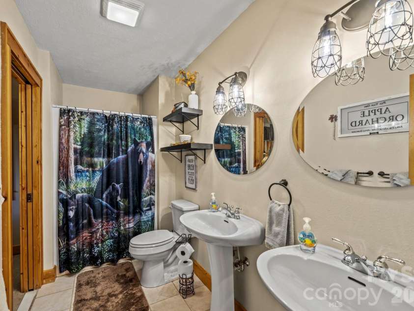 160 Bridle Drive, Maggie Valley, NC 28751.  MLS# CAR4404960, YatesRealty ID 37464. 