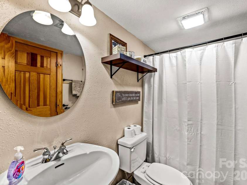 160 Bridle Drive, Maggie Valley, NC 28751.  MLS# CAR4404960, YatesRealty ID 37464. 