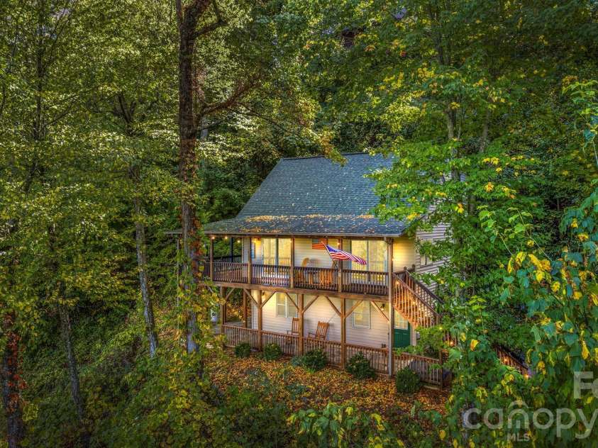 160 Bridle Drive, Maggie Valley, NC 28751.  MLS# CAR4404960, YatesRealty ID 37464. 