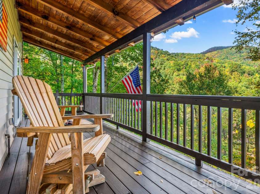 160 Bridle Drive, Maggie Valley, NC 28751.  MLS# CAR4404960, YatesRealty ID 37464. 
