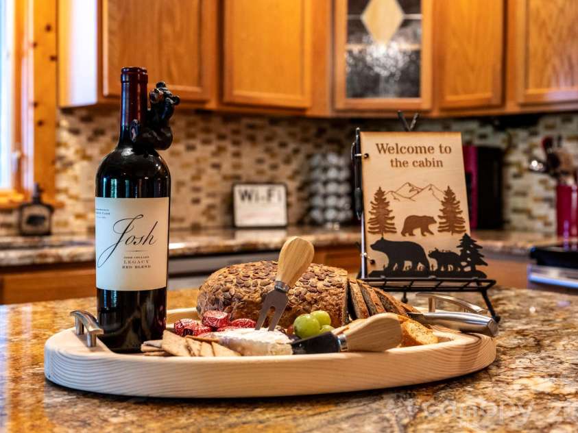 160 Bridle Drive, Maggie Valley, NC 28751.  MLS# CAR4404960, YatesRealty ID 37464. 