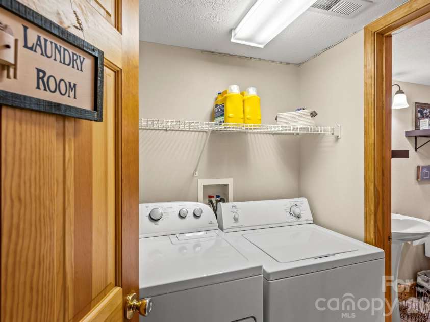 160 Bridle Drive, Maggie Valley, NC 28751.  MLS# CAR4404960, YatesRealty ID 37464. 