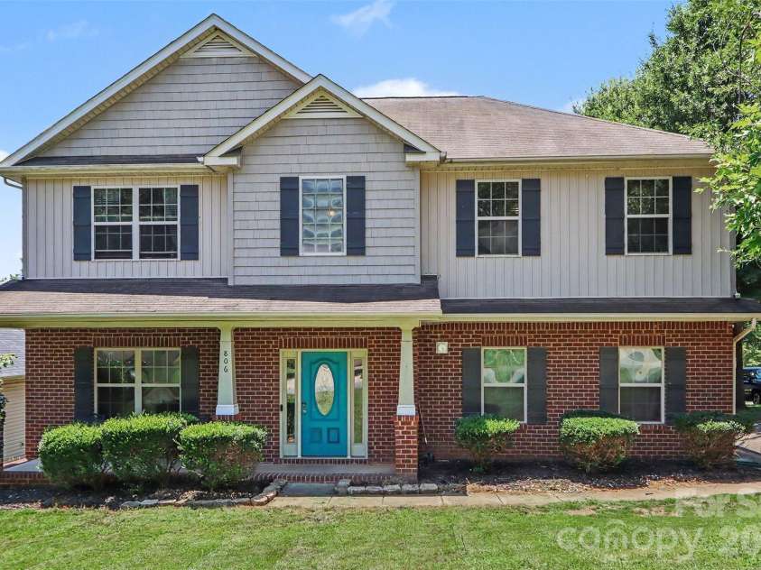 806 Brooke Nicole Place, Charlotte, NC 28213.  MLS# CAR4404624, YatesRealty ID 37466. 