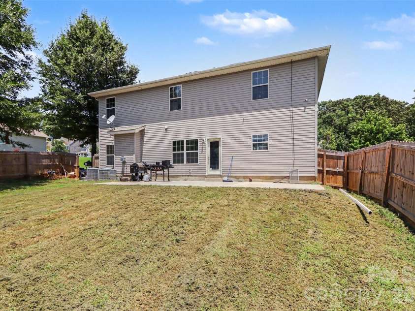806 Brooke Nicole Place, Charlotte, NC 28213.  MLS# CAR4404624, YatesRealty ID 37466. 