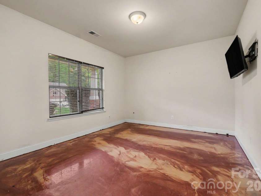 806 Brooke Nicole Place, Charlotte, NC 28213.  MLS# CAR4404624, YatesRealty ID 37466. 
