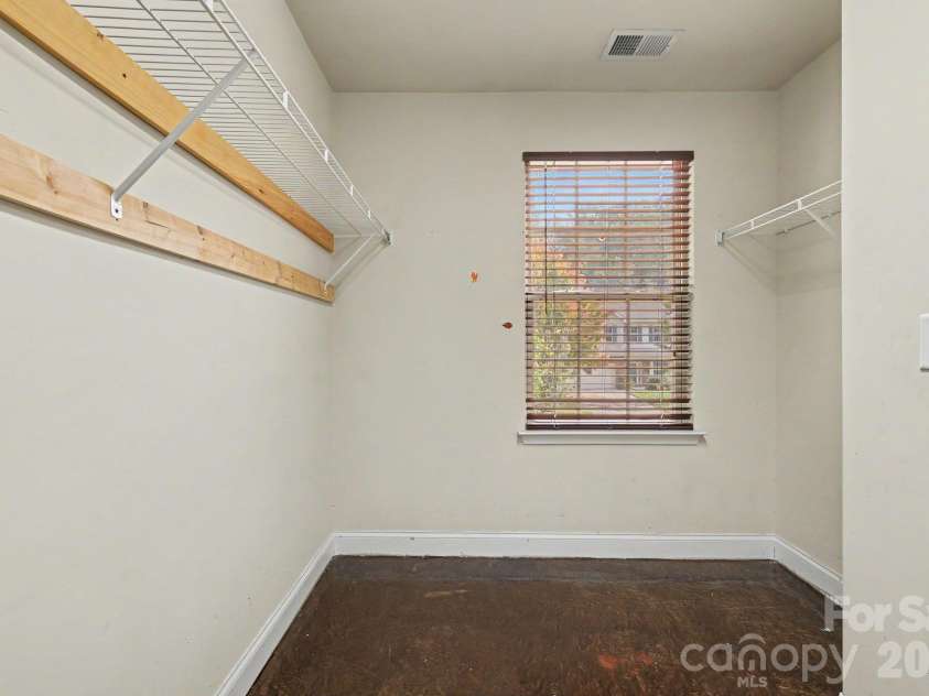 806 Brooke Nicole Place, Charlotte, NC 28213.  MLS# CAR4404624, YatesRealty ID 37466. 