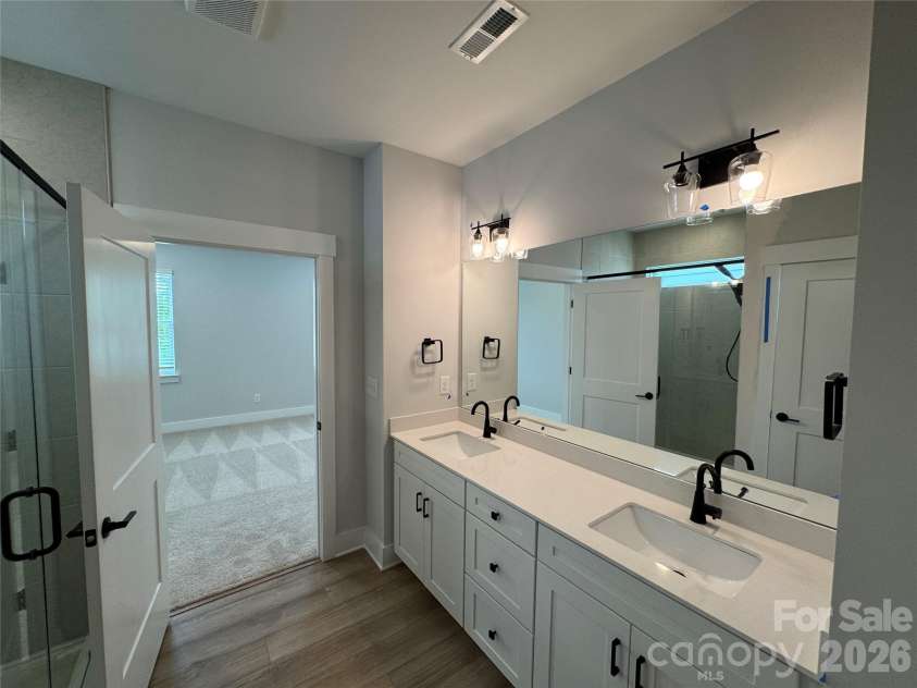 1429 Ardmore Drive, Sherrills Ford, NC 28673.  MLS# CAR4404684, YatesRealty ID 37467. Primary Bathroom