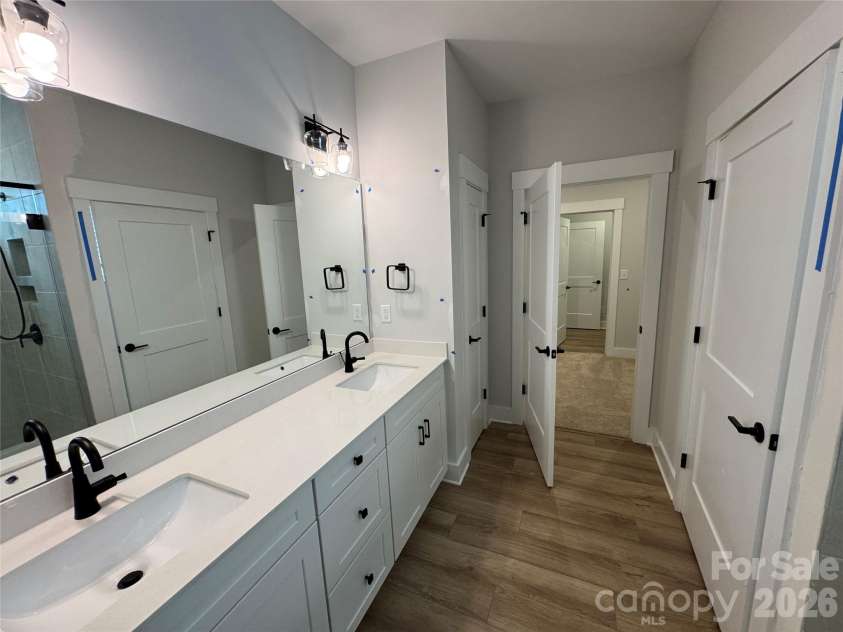 1429 Ardmore Drive, Sherrills Ford, NC 28673.  MLS# CAR4404684, YatesRealty ID 37467. Primary Bathroom