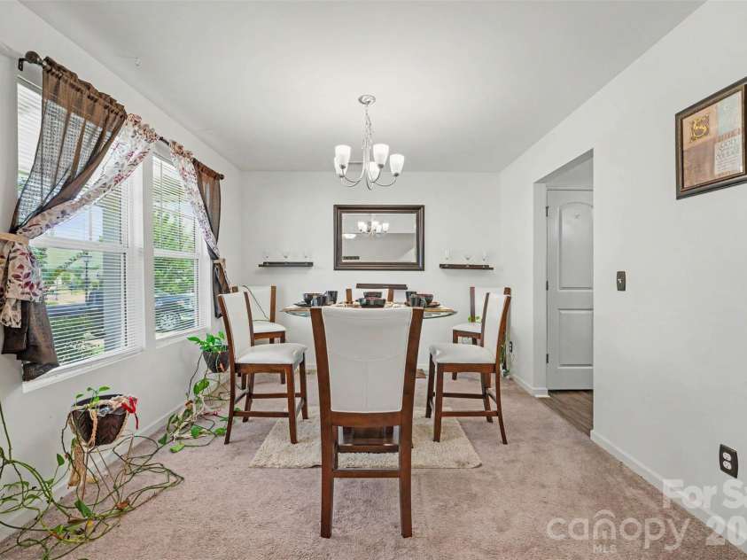 204 Hidden Lakes Road, Statesville, NC 28677.  MLS# CAR4405035, YatesRealty ID 37468. 
