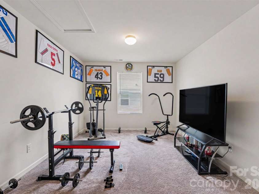 204 Hidden Lakes Road, Statesville, NC 28677.  MLS# CAR4405035, YatesRealty ID 37468. 
