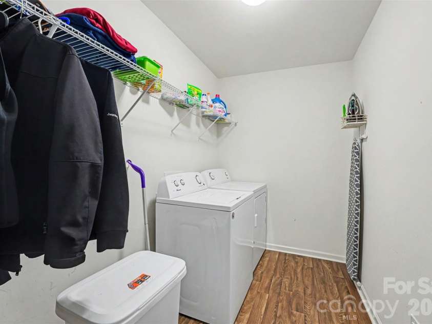 204 Hidden Lakes Road, Statesville, NC 28677.  MLS# CAR4405035, YatesRealty ID 37468. 