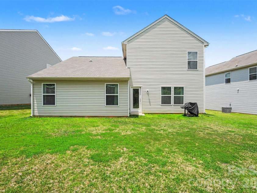 204 Hidden Lakes Road, Statesville, NC 28677.  MLS# CAR4405035, YatesRealty ID 37468. 