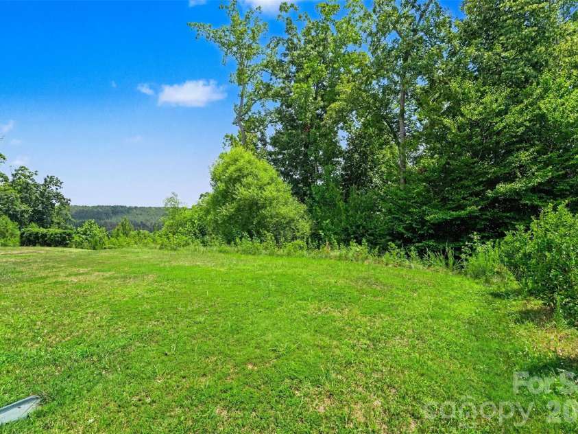 204 Hidden Lakes Road, Statesville, NC 28677.  MLS# CAR4405035, YatesRealty ID 37468. 