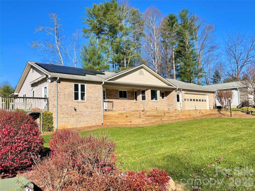 23 St. Andrews Drive, Etowah, NC 28729.  MLS# CAR4248416, YatesRealty ID 3747. 