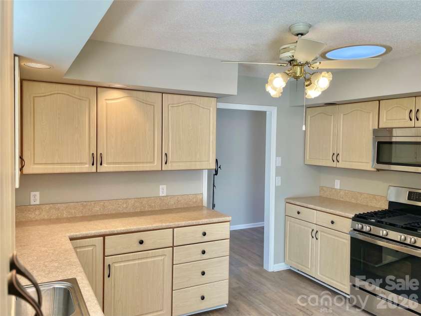 23 St. Andrews Drive, Etowah, NC 28729.  MLS# CAR4248416, YatesRealty ID 3747. 