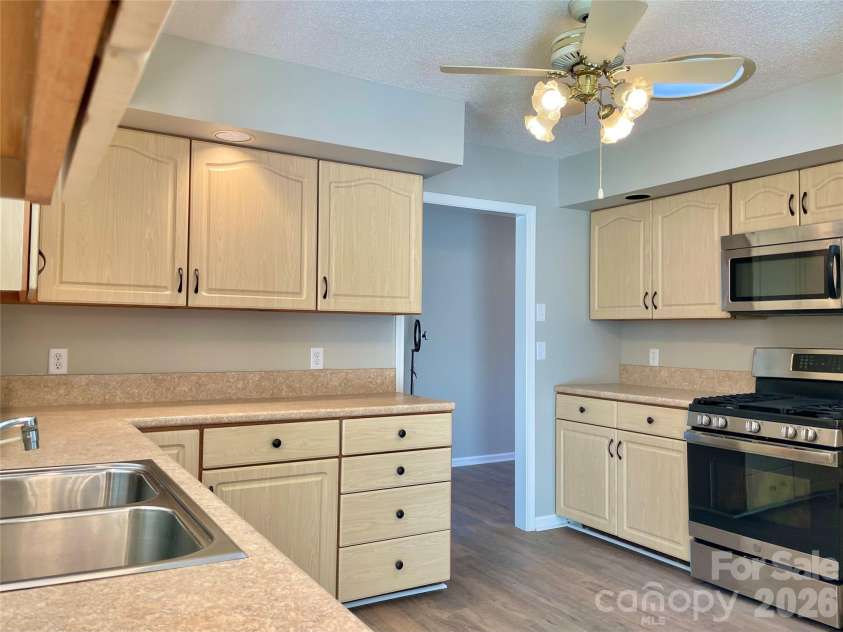 23 St. Andrews Drive, Etowah, NC 28729.  MLS# CAR4248416, YatesRealty ID 3747. 