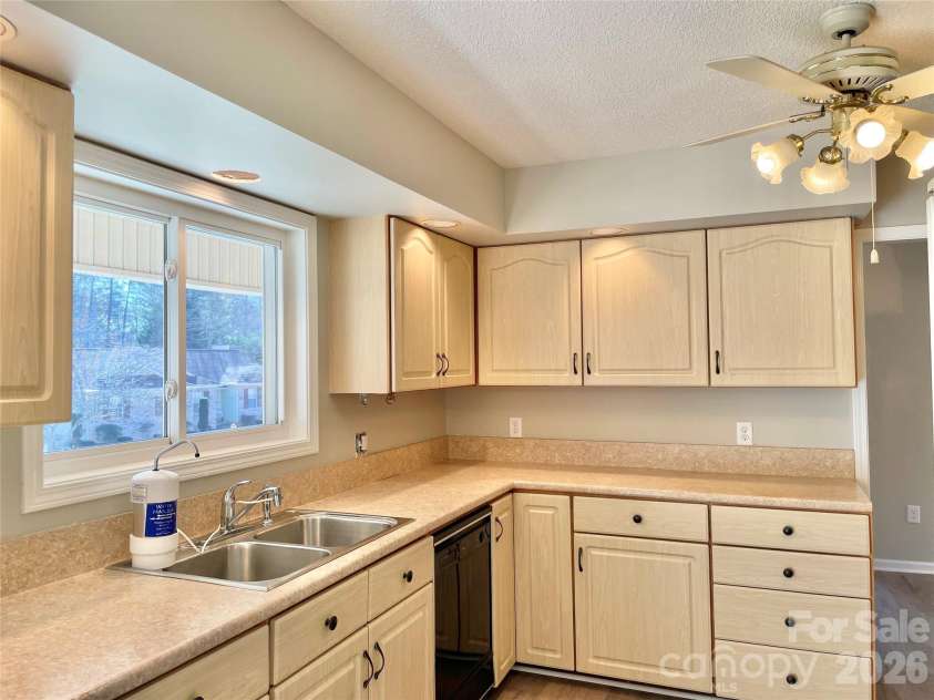 23 St. Andrews Drive, Etowah, NC 28729.  MLS# CAR4248416, YatesRealty ID 3747. 