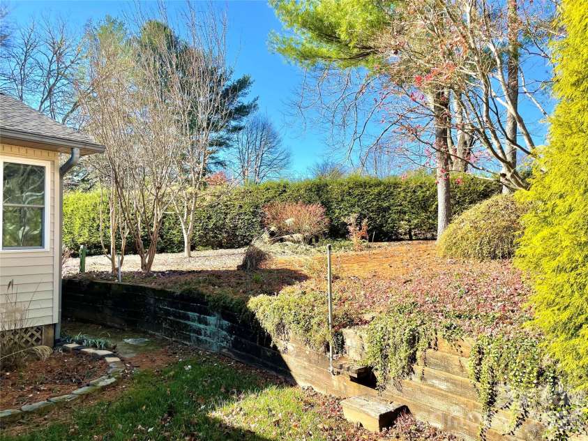 23 St. Andrews Drive, Etowah, NC 28729.  MLS# CAR4248416, YatesRealty ID 3747. 