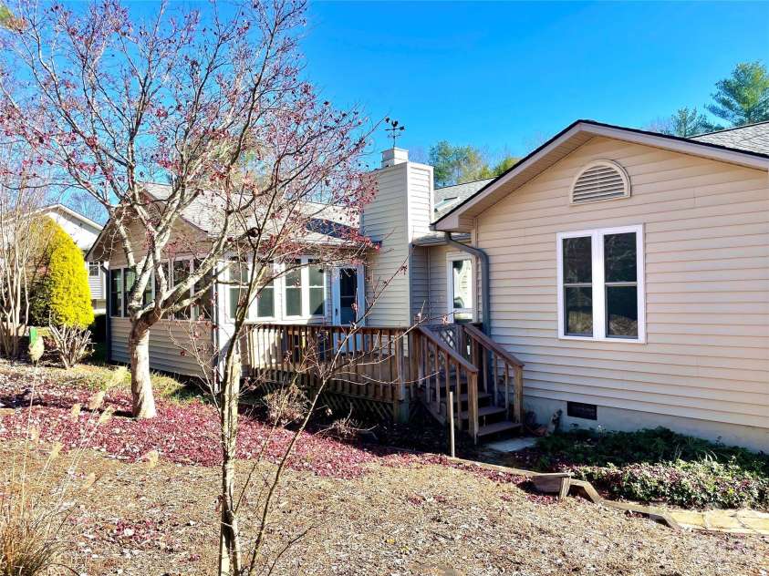 23 St. Andrews Drive, Etowah, NC 28729.  MLS# CAR4248416, YatesRealty ID 3747. 