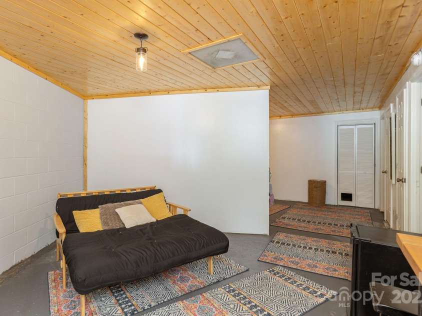 78 Bryant Road, Swannanoa, NC 28778.  MLS# CAR4281860, YatesRealty ID 3747. 