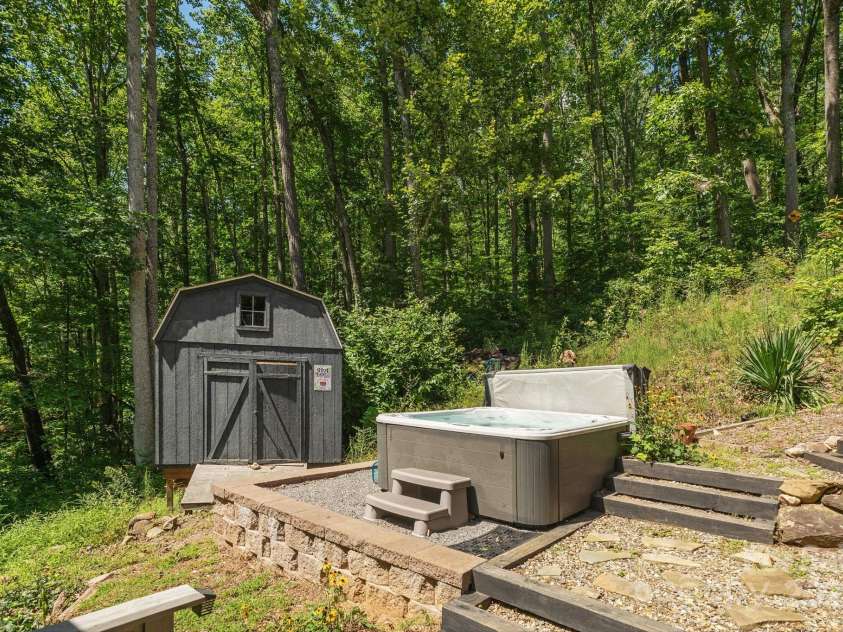 78 Bryant Road, Swannanoa, NC 28778.  MLS# CAR4281860, YatesRealty ID 3747. 